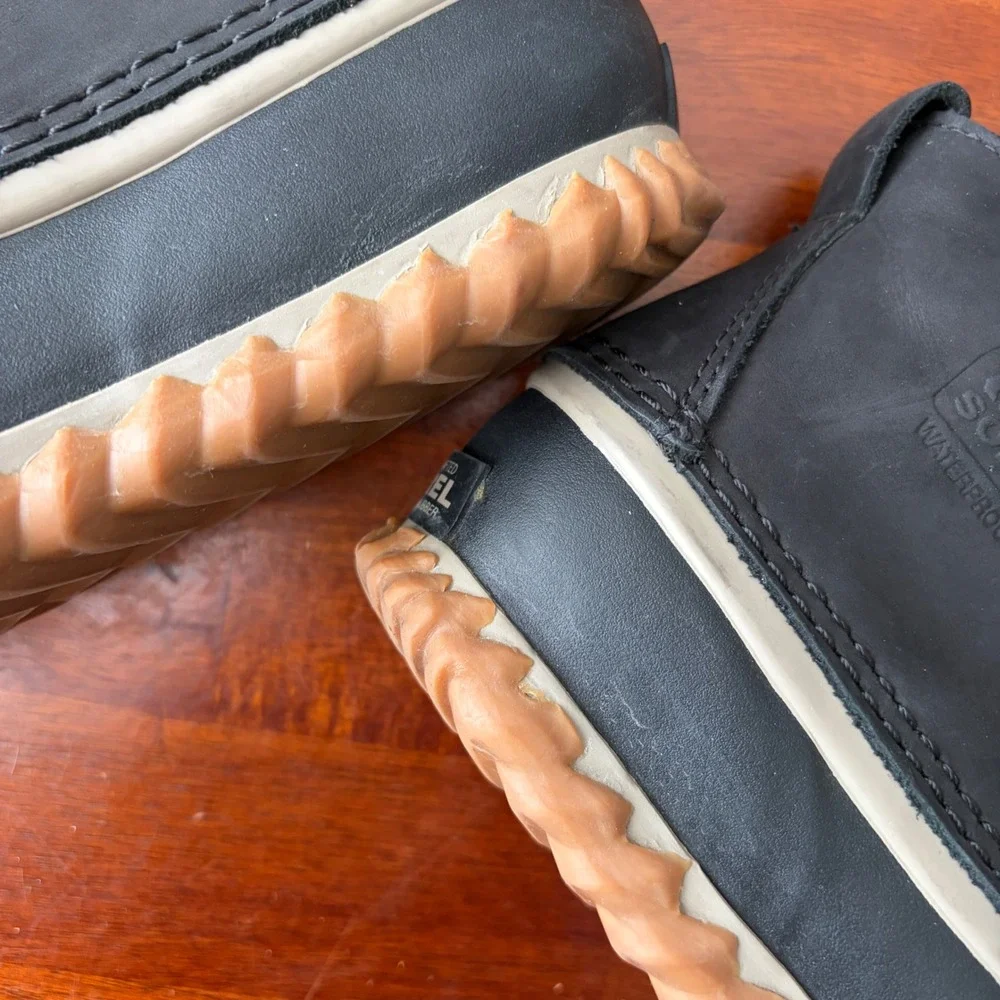 Sorel Out and About Waterproof Leather Rubber Duck Boots 7